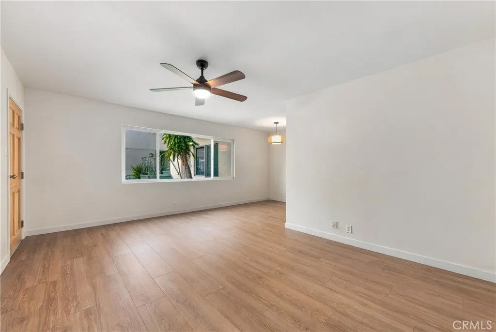 930 E 1st 16
