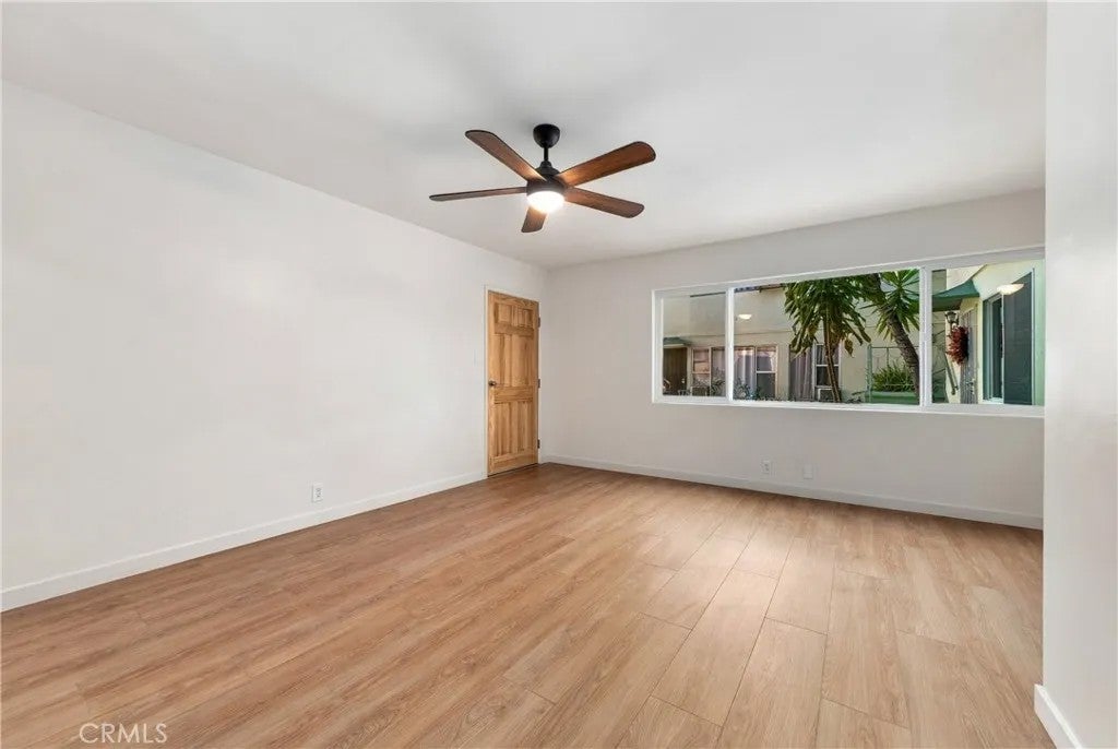 930 E 1st 16