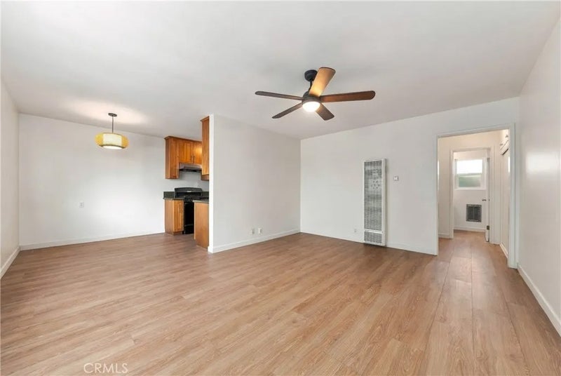 930 E 1st 16