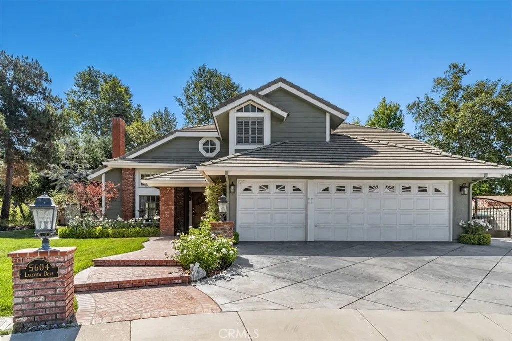 5604 Lakeview Drive
