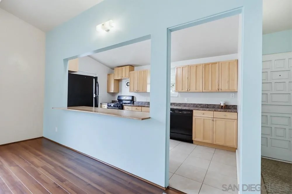 3215 Cabrillo Mesa Dr