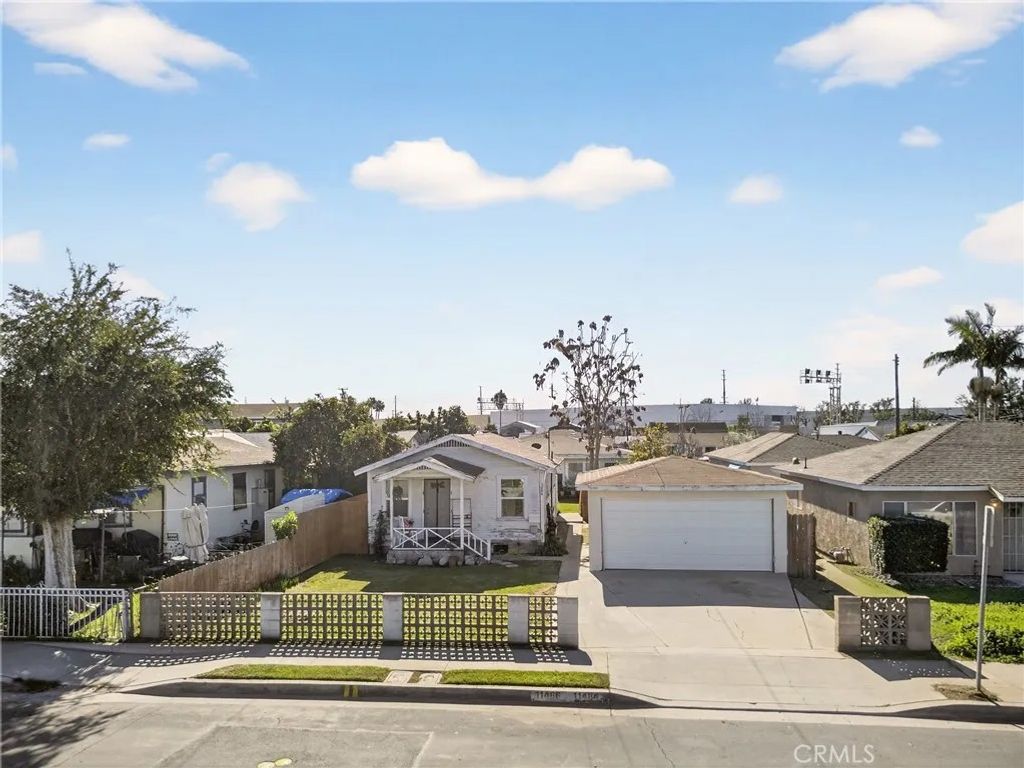 Photo of 11486 Burke St, Whittier, CA 90606 (MLS # SW26013137)