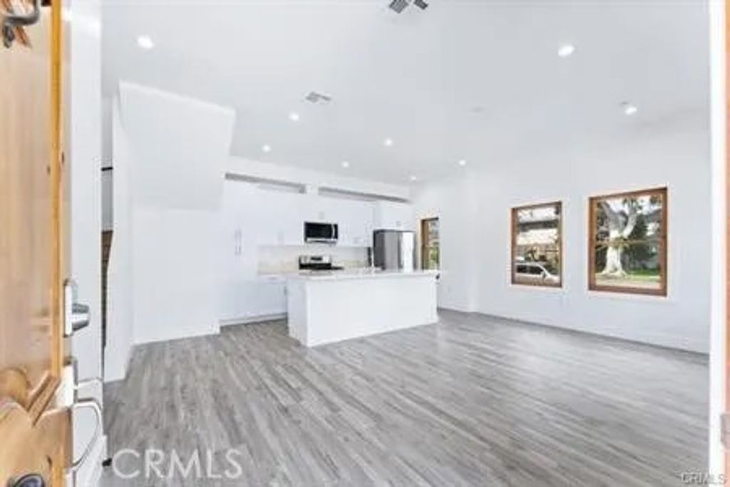 Photo of 51 Kennebec Avenue, Long Beach, CA 90803 (MLS # PV25252037)