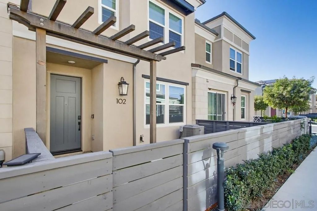 Photo of 1206 Sunrise View #102, San Marcos, CA 92078 (MLS # 2600046)