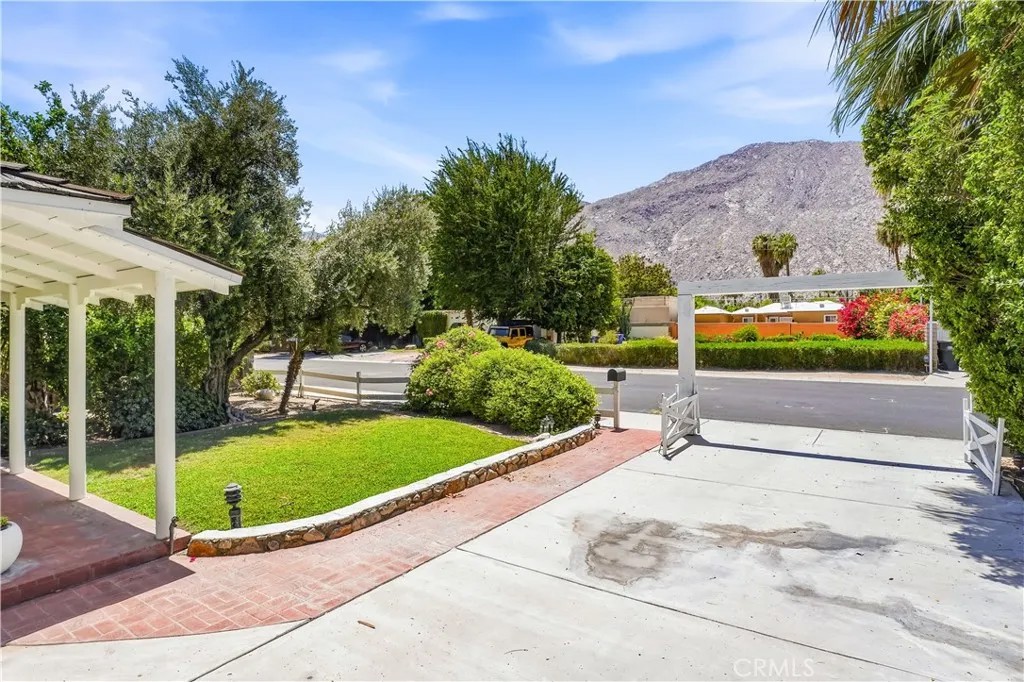 526 S Calle Palo Fierro
