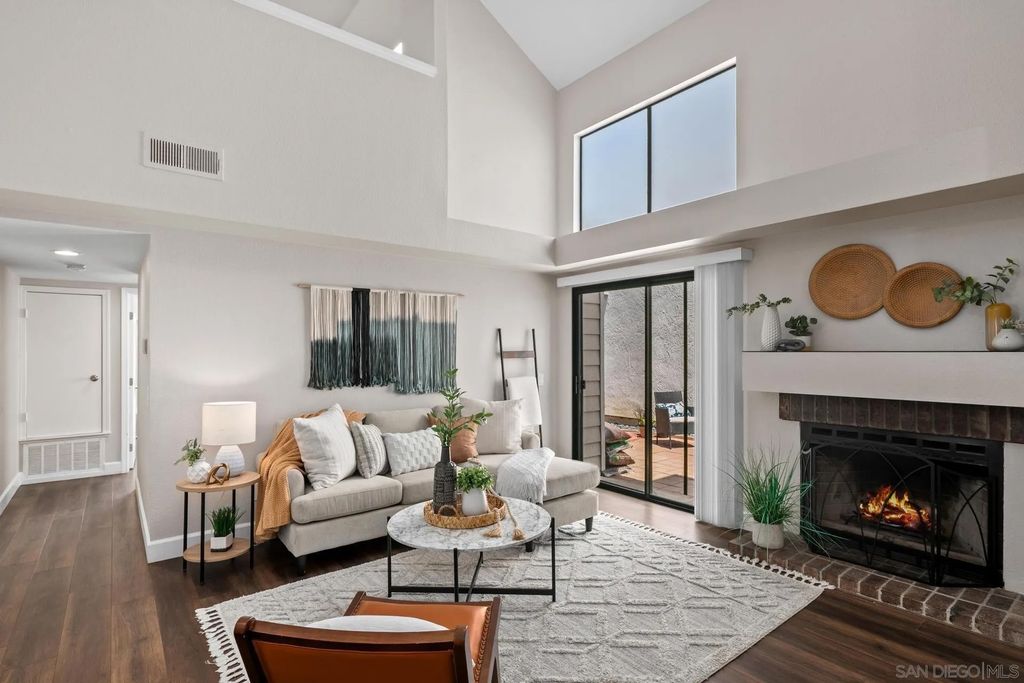 Photo of 802 Spindrift Ln, Carlsbad, CA 92011 (MLS # 250026967)