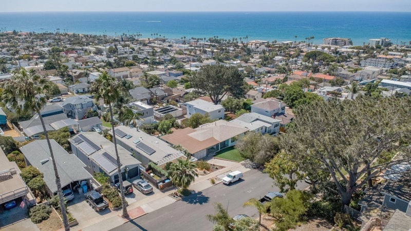 4637 Del Mar