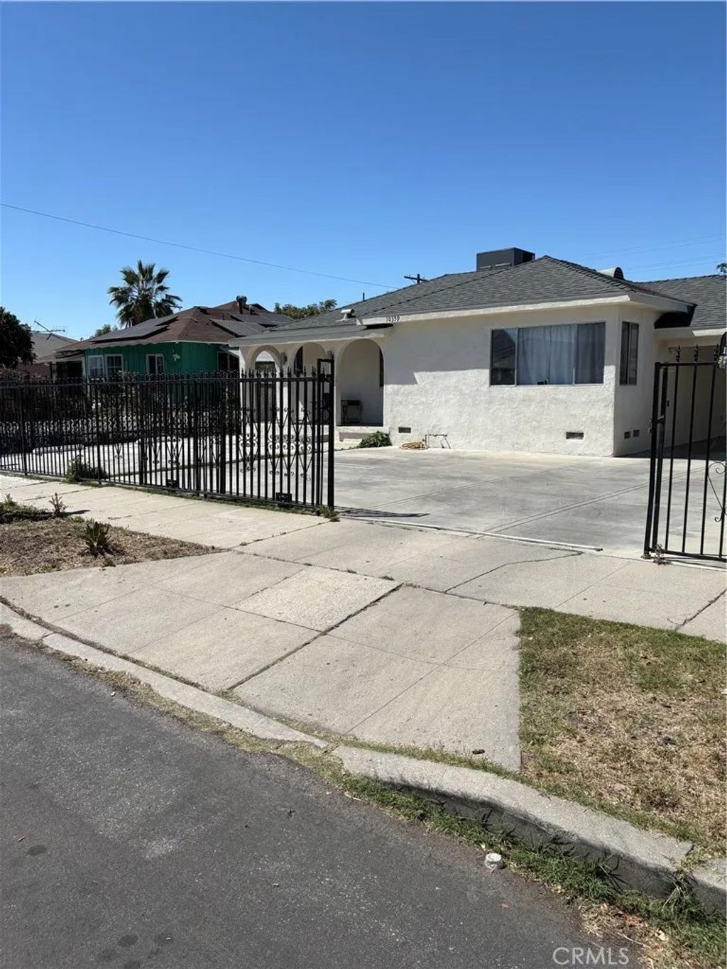 Photo of 10359 Telfair AVE, Pacoima, CA 91331 (MLS # SR26071072)