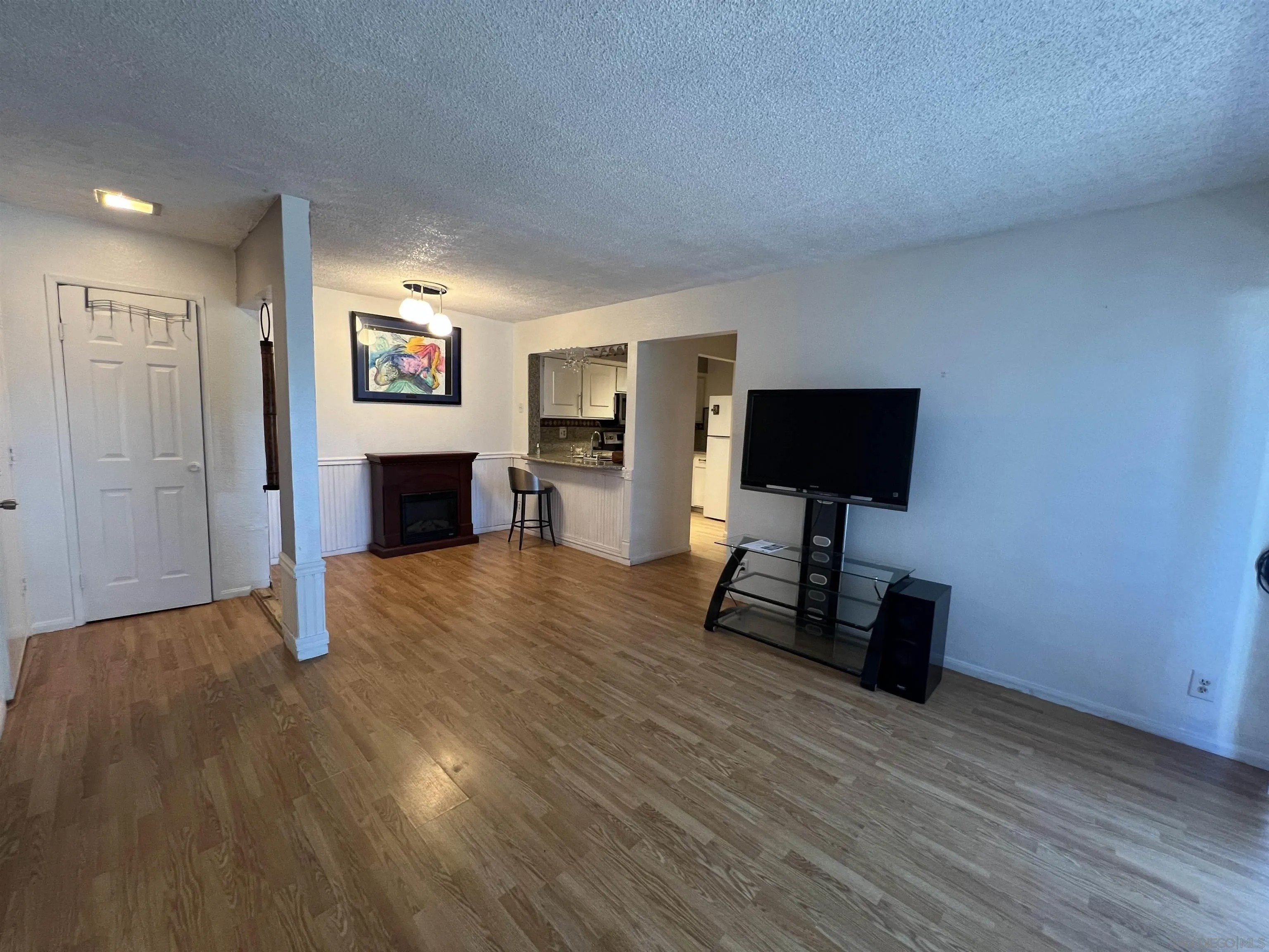 8043 Caminito De Pizza B