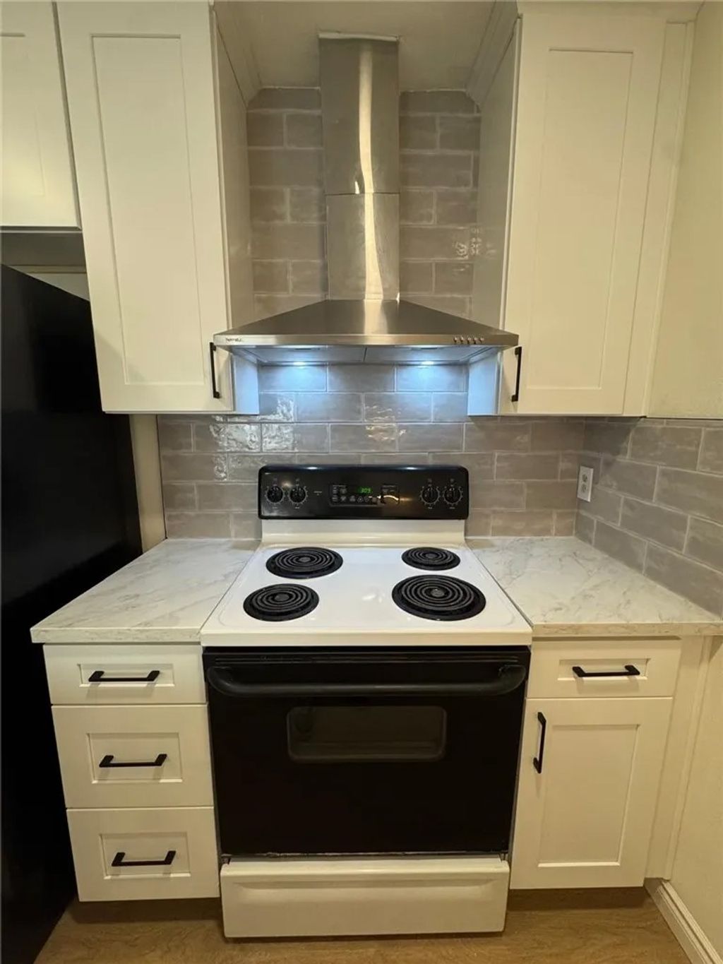 Photo of 2511 W Sunflower Ave #F11, Santa Ana, CA 92704 (MLS # OC26005151)