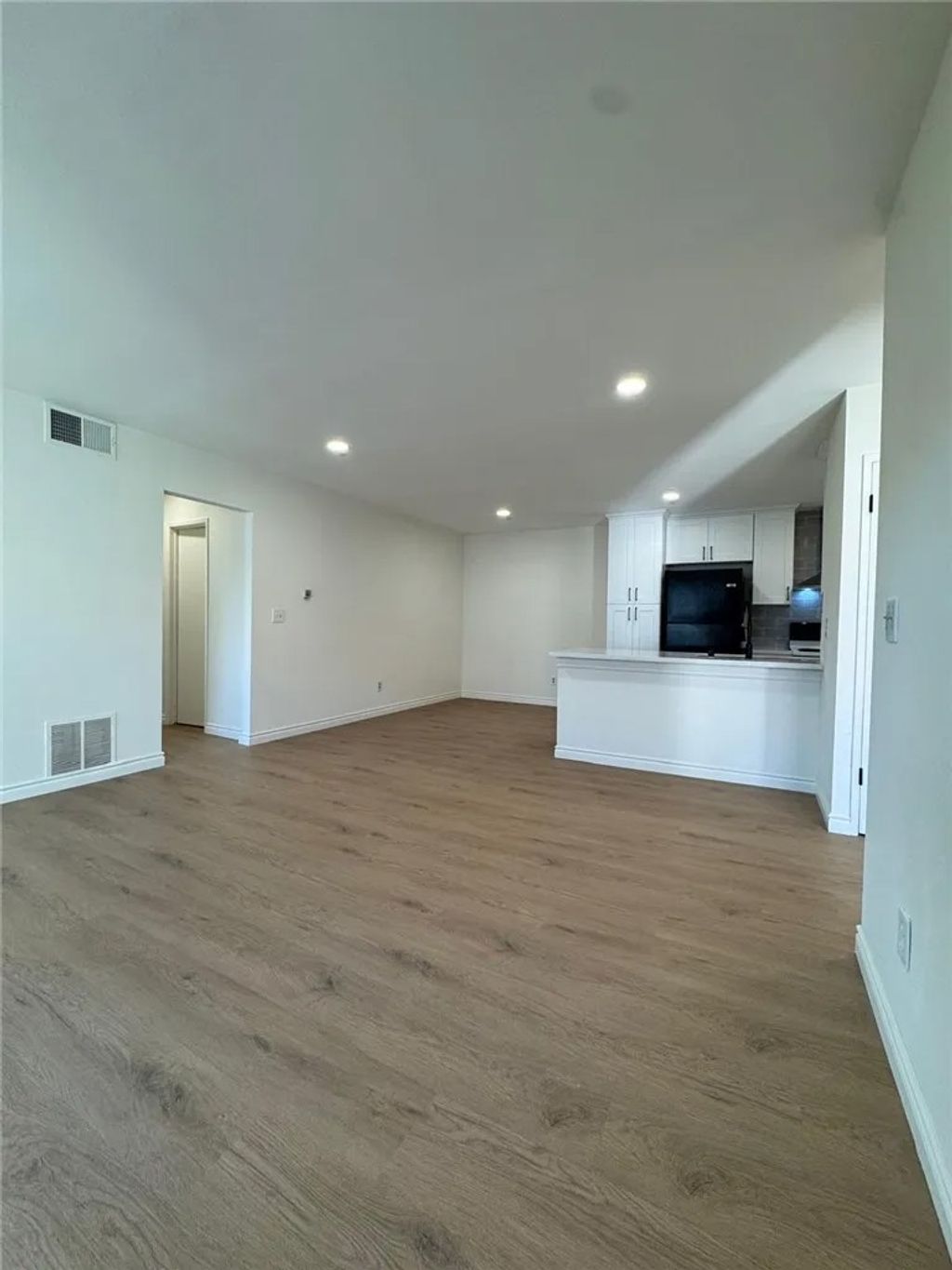 Photo of 2511 W Sunflower Ave #F11, Santa Ana, CA 92704 (MLS # OC26005151)