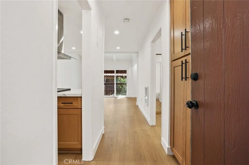 1030 W Macarthur 86