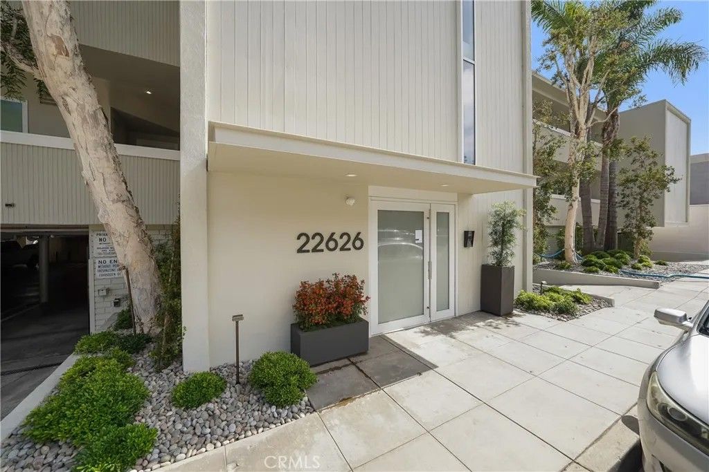 Photo of 22626 Pacific Coast Hwy, Malibu, CA 90265 (MLS # CV26012607)