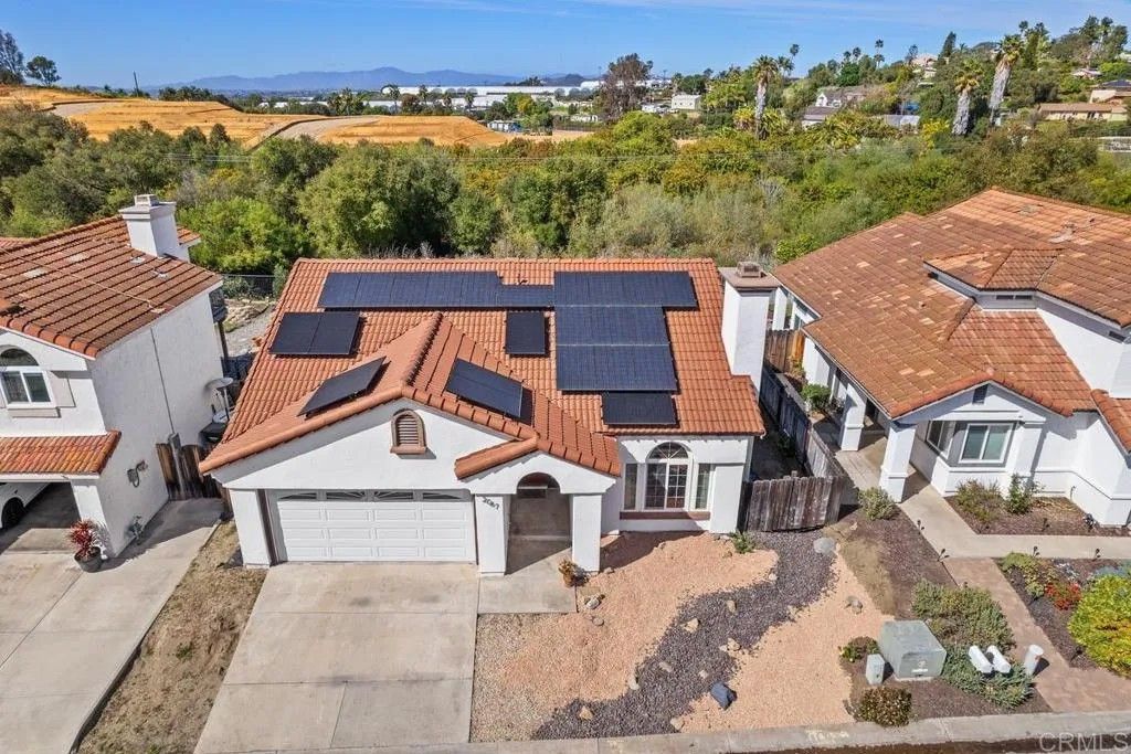 Photo of 2067 Paseo De Anza, Vista, CA 92084 (MLS # NDP2602015)