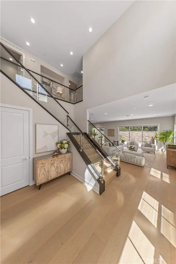 400 Riverbend