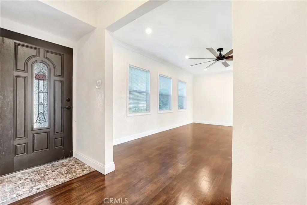 Photo of 750 W 118th St, Los Angeles, CA 90044 (MLS # SR25280668)