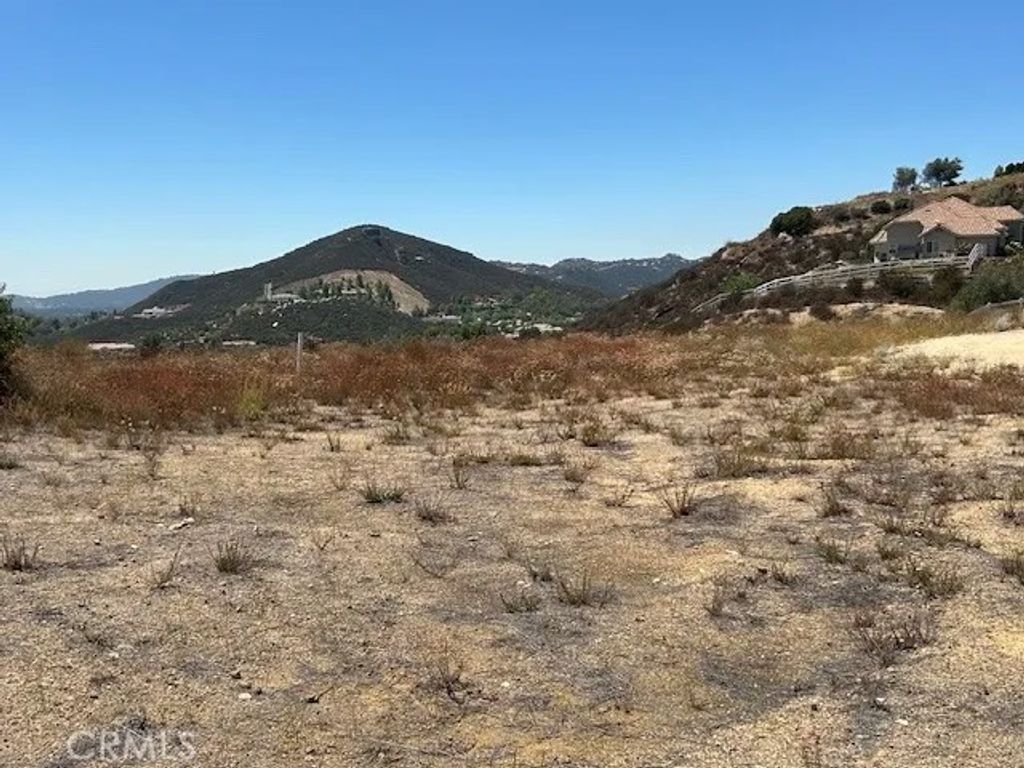 Photo of 0 Vista Del Bosque, Murrieta, CA 92562 (MLS # SW25189437)