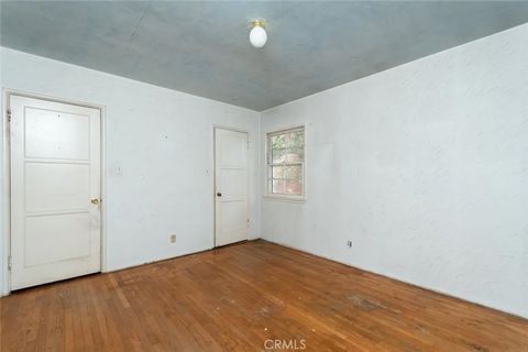 Tiny photo for 702 S Mariposa Street, Burbank, CA 91506 (MLS # BB25235201)