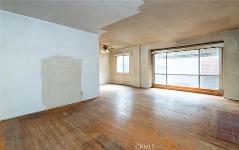 Tiny photo for 702 S Mariposa Street, Burbank, CA 91506 (MLS # BB25235201)