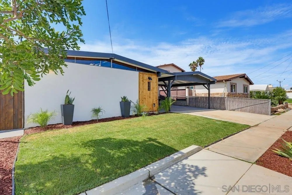3906 Mount Ainsworth