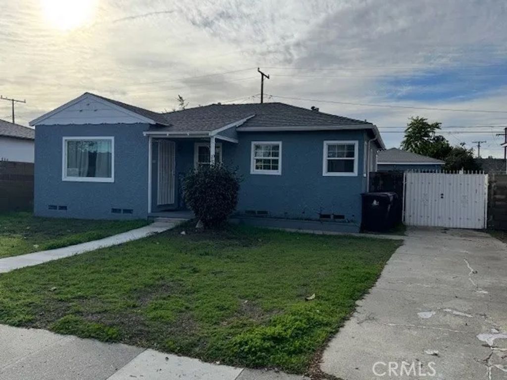 Photo of 2941 Baltic Ave, Long Beach, CA 90810 (MLS # PW25266578)