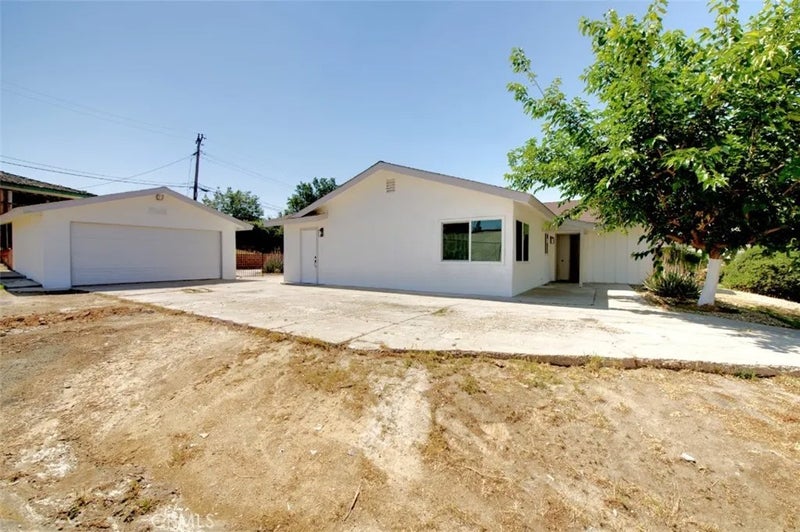 2425 Castle Drive