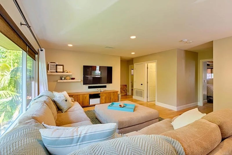 533 Bonair Way