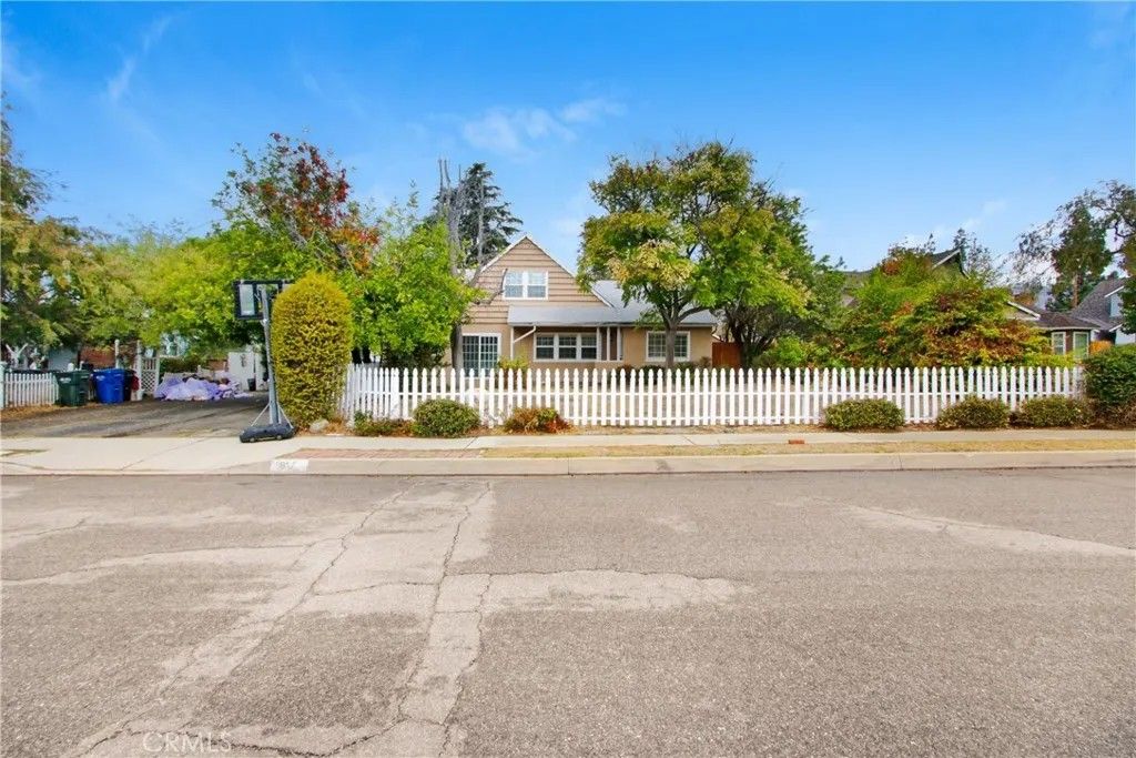 Photo of 817 E Ada Avenue, Glendora, CA 91741 (MLS # CV26096618)