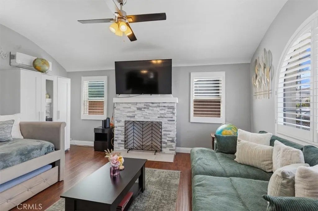 1600 W 80th Street