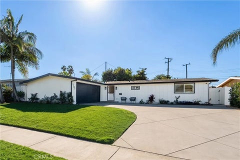 Photo of 3107 Gibraltar AVE, Costa Mesa, CA 92626 (MLS # NP26217247)