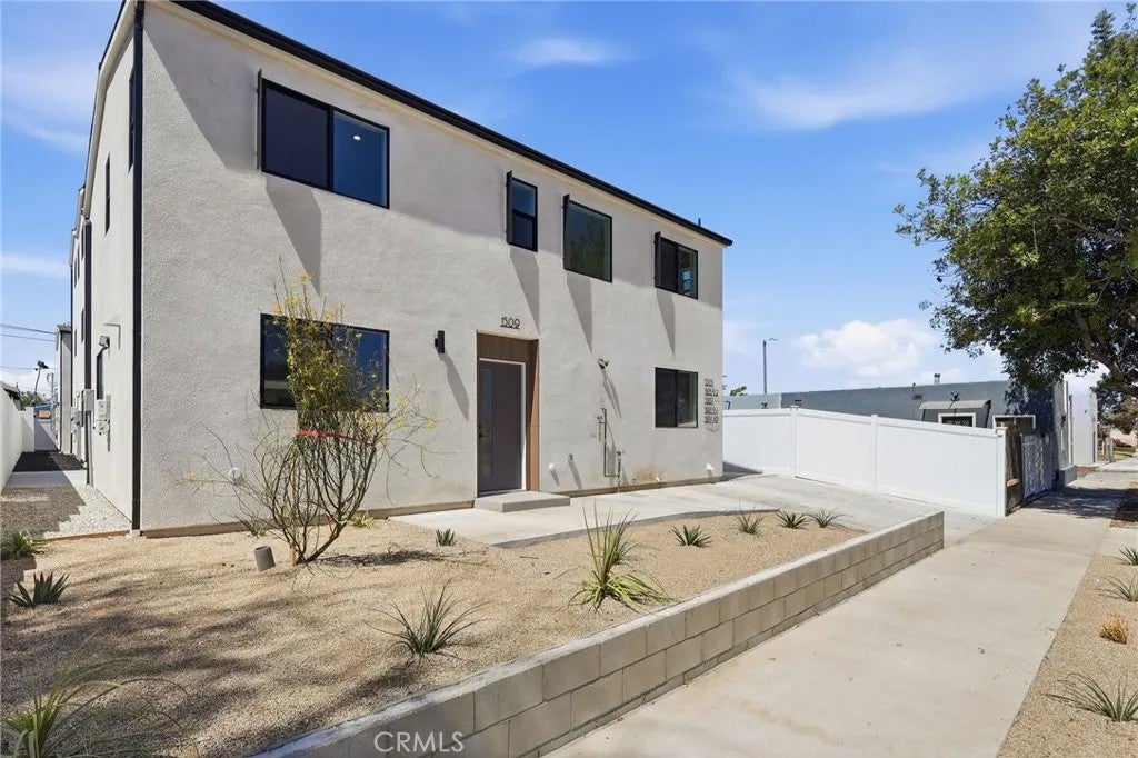 1507 W 83rd Street