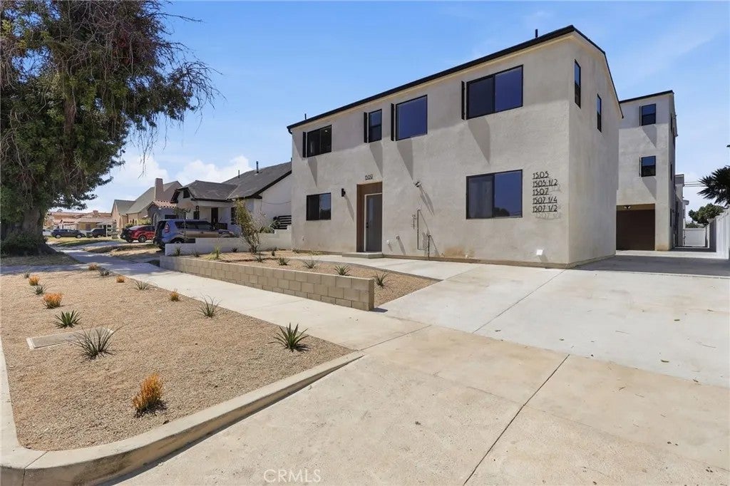 1507 W 83rd Street