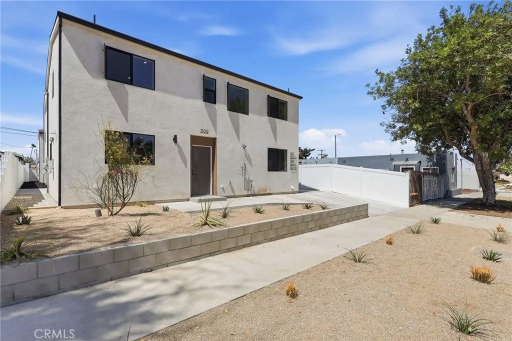 1507 W 83rd Street