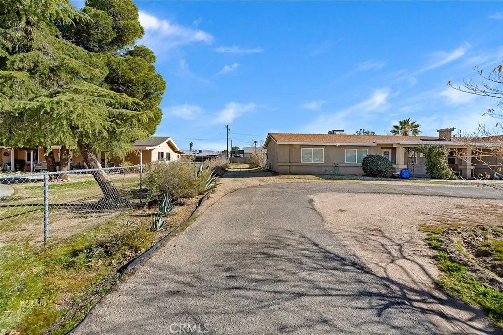 Photo of 14745 Manzano Rd, Victorville, CA 92392 (MLS # PW26012291)