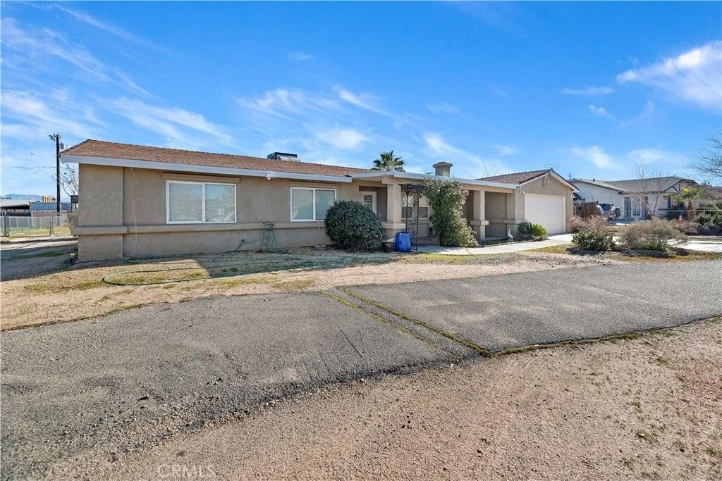 Photo of 14745 Manzano Rd, Victorville, CA 92392 (MLS # PW26012291)