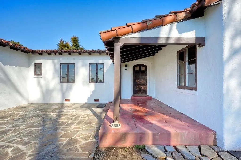 2305 Alta Vista Drive