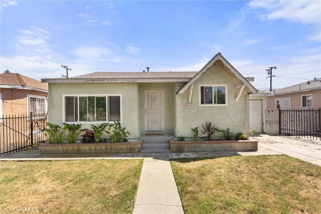 934 E Arlington