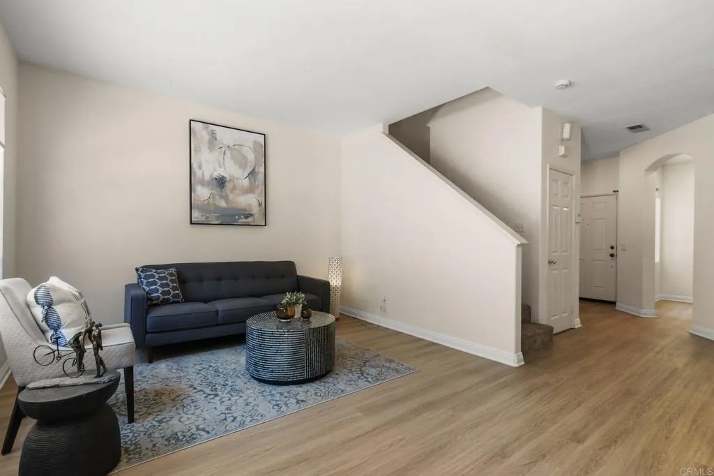 6303 Avenida De Las Vistas 3