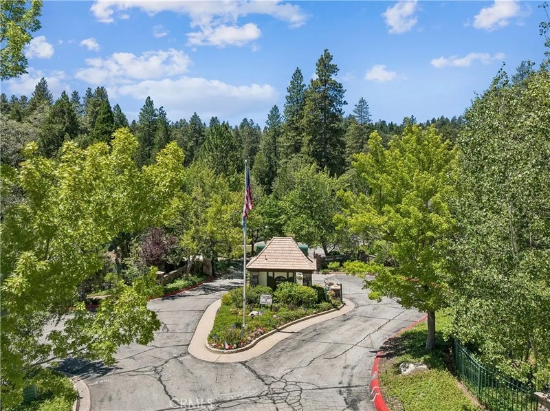 27489 Meadow Bay