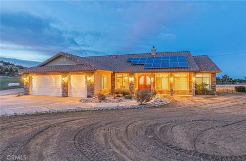 Photo of 3335 E Avenue T8, Palmdale, CA 93550 (MLS # SR25271829)