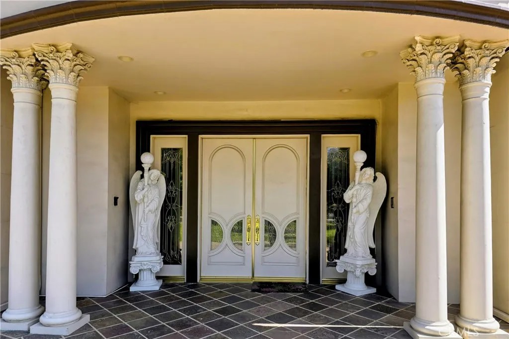 356 W Palm Drive