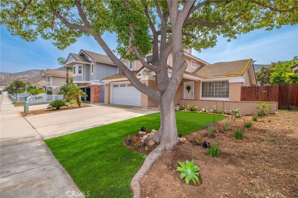 Photo of 14795 Weeping Willow Ln, Fontana, CA 92337 (MLS # CV26096090)