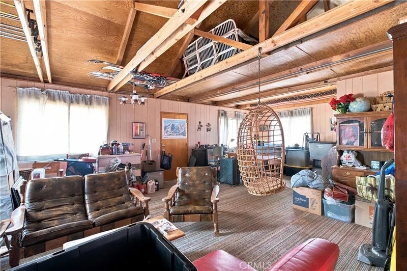 5761 Sheep Creek