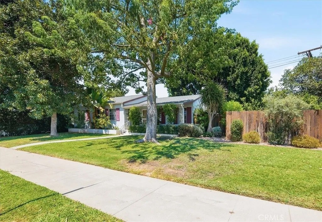 3411 Elmwood Court