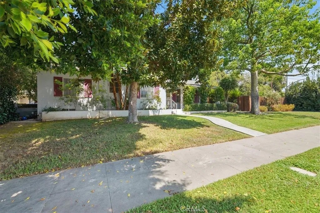 3411 Elmwood Court