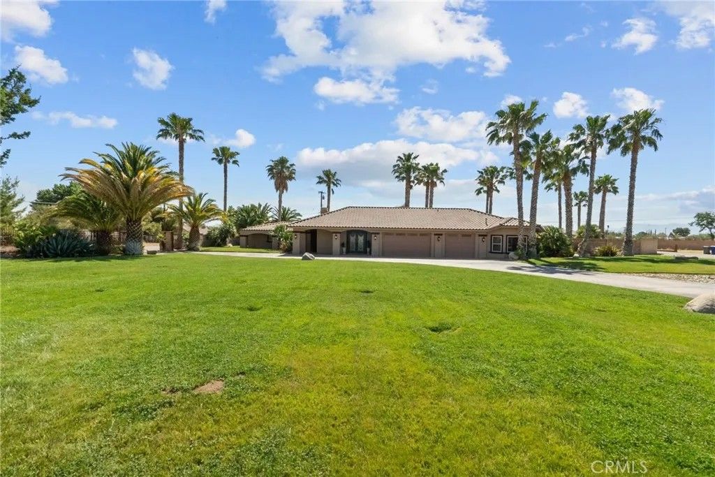 Photo of 40139 15th St, Palmdale, CA 93551 (MLS # SR26069904)