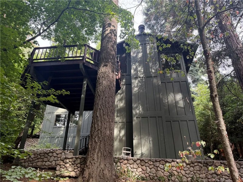 745 Kuffel Canyon