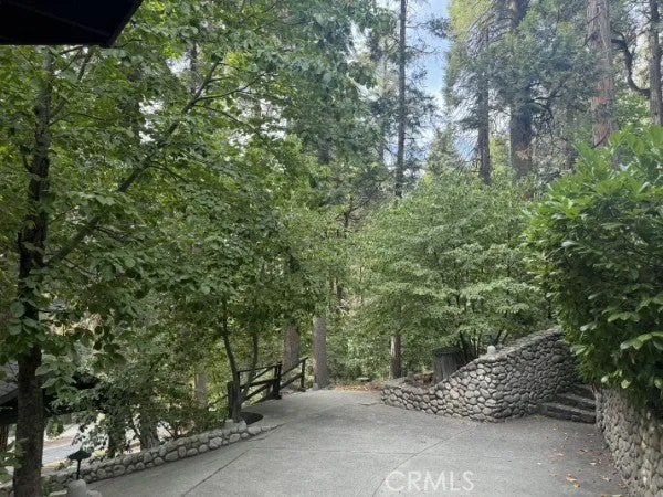 745 Kuffel Canyon