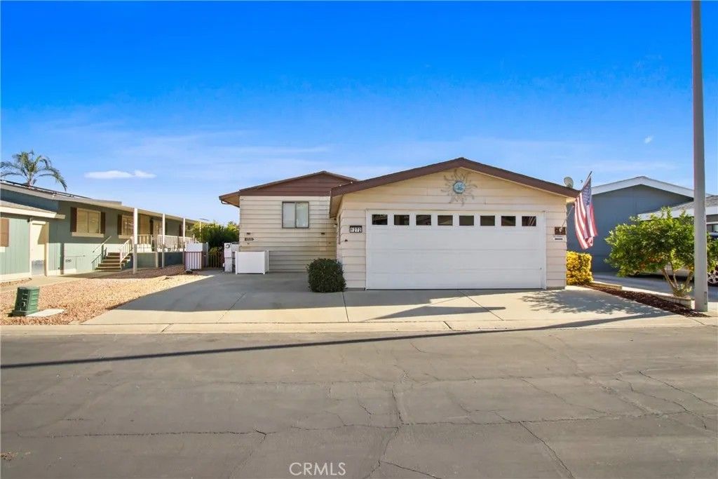 Photo of 1272 Lodgepole Dr, Hemet, CA 92545 (MLS # SW26033243)