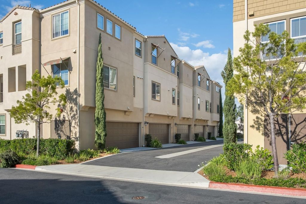 Photo of 1118 Via Lucero, Oceanside, CA 92056 (MLS # 260001767)